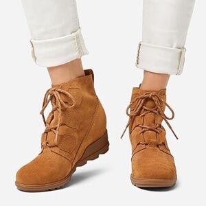 SOREL Evie Wedge Lace Up Waterproof Tan Suede Ankle Bootie Size 7